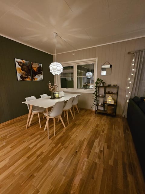 Norhern lights Luxus home -5 min AirPort-free park Apartment in Tromso