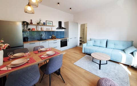 Kitchen or kitchenette, Living room, Seating area, Dining area, dishwasher, pet friendly, stove