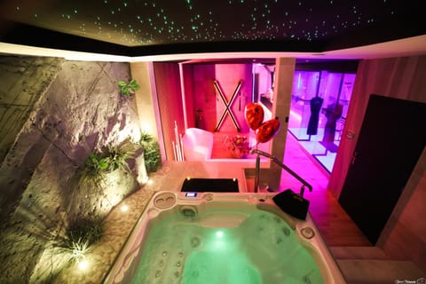 Steam room, Living room, Spa and wellness centre/facilities, Decorative detail