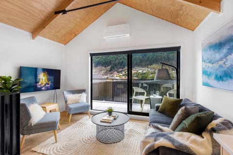 TV and multimedia, Living room, Seating area