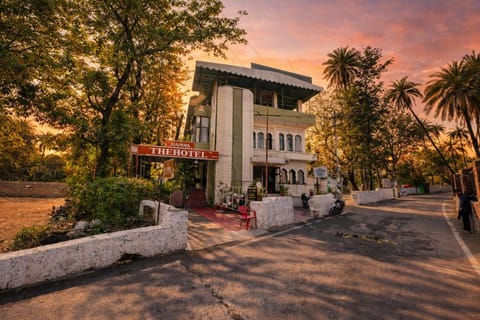 Property building, Parking