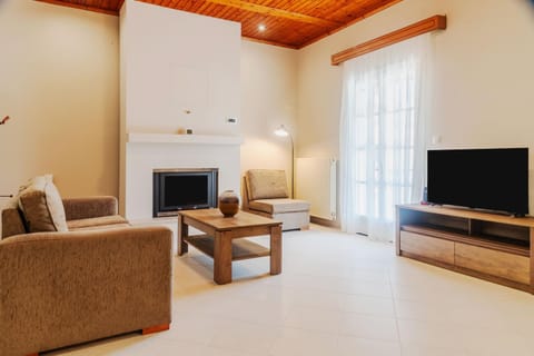 TV and multimedia, Living room, Seating area, flat iron