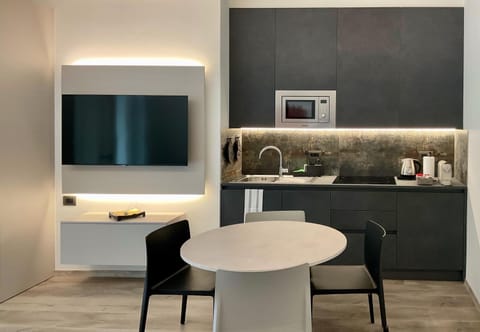 TV and multimedia, Kitchen or kitchenette, Dining area