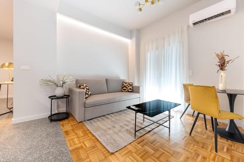 Living room, Seating area, Dining area, air conditioner