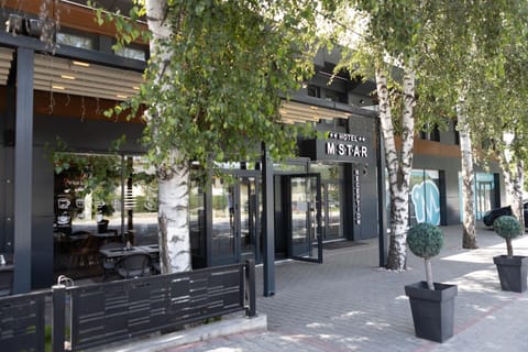 Property building, Patio, Facade/entrance, Day, Garden view