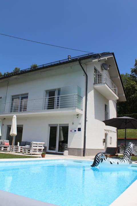Property building, Pool view