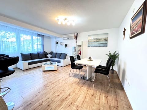 Living room, Seating area, Dining area