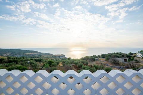 Balcony/Terrace, Fitness centre/facilities, Sea view