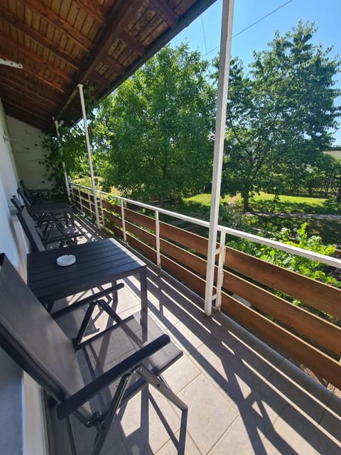 Balcony/Terrace, Garden view