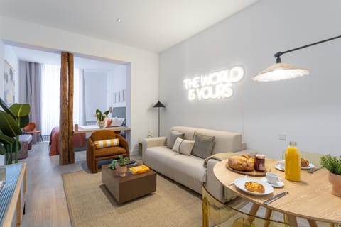 Living room, Seating area