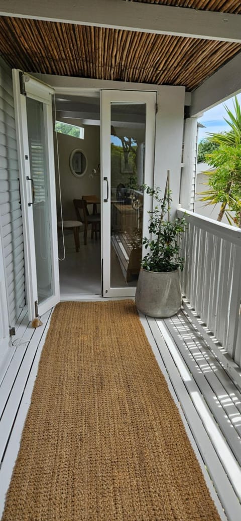 Tree Cottage, Kommetjie Apartment in Cape Town