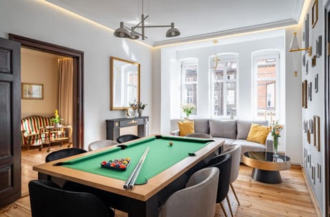 Billiard, Billiard, Game Room, Living room, Seating area