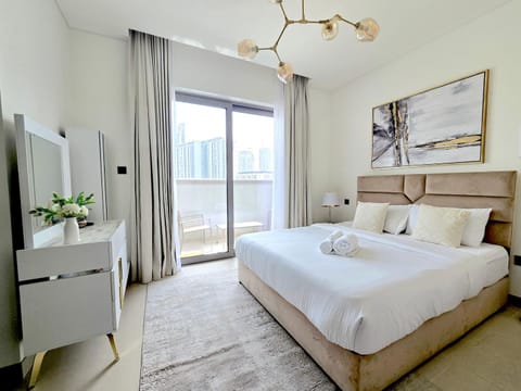Bed, Photo of the whole room, Bedroom, towels, wardrobe