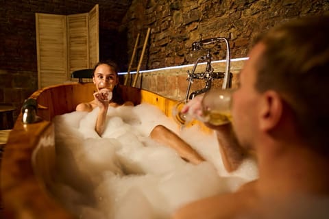 Hot Tub, Spa and wellness centre/facilities