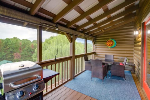 Views, Fire Pit and Game Room Smoky Mountain Cabin Cabin in Sevier County
