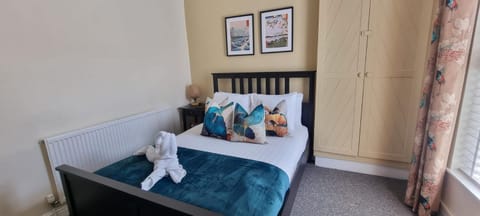 Toffees Townhouse a 2 Bed House in Liverpool 1 Mins walk to Goodison Park House in Liverpool