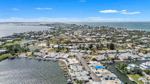 Heliconia House villa Villa in Holmes Beach