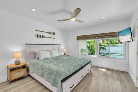 Heliconia House villa Villa in Holmes Beach