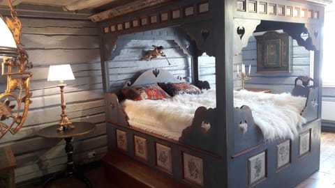 Bed, Day