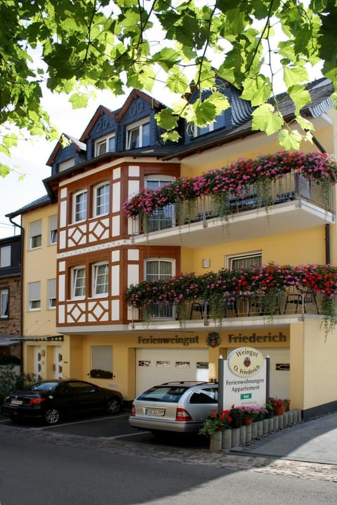 Property building, Facade/entrance