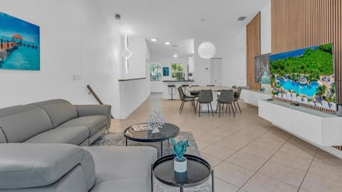 812 Mariners Club House in Key Largo