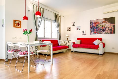 Living room, Dining area