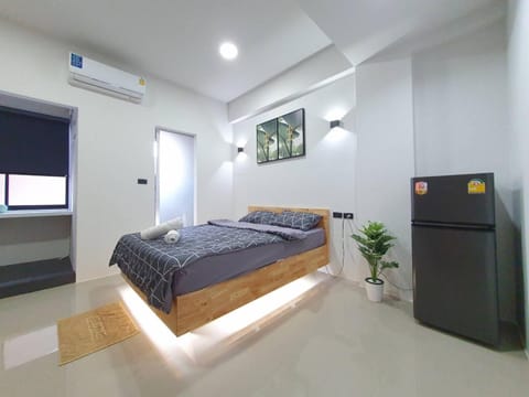 Bed, Bedroom, air conditioner