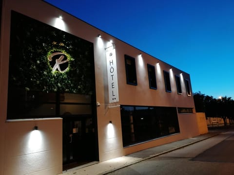 Property building, Facade/entrance, Property logo or sign