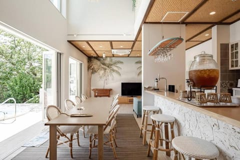 TV and multimedia, Kitchen or kitchenette, Living room, Dining area, minibar