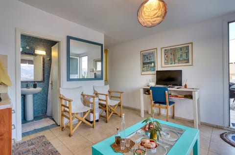 TV and multimedia, Kitchen or kitchenette