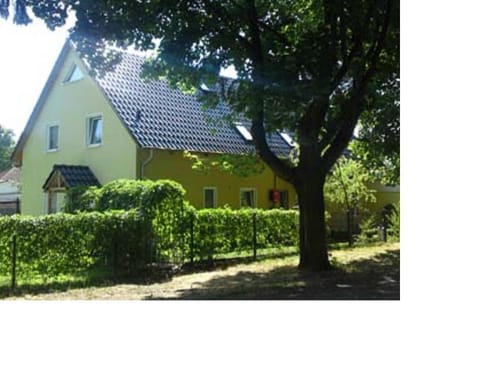 Facade/entrance, Garden