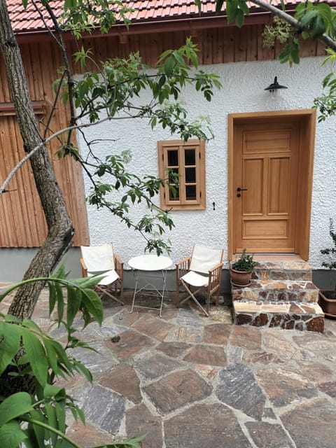 Property building, Patio, Balcony/Terrace