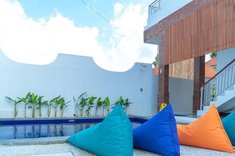 Swimming pool, Swimming pool