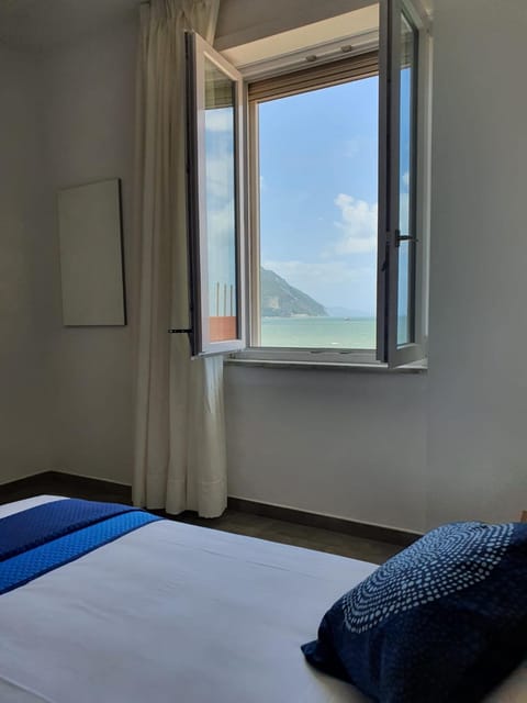 Bed, Photo of the whole room, Bedroom, Mountain view, Sea view