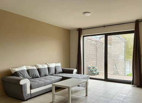 Station 64 B1 Charleroi-Airport House in Charleroi