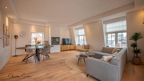 TV and multimedia, Living room, Dinner