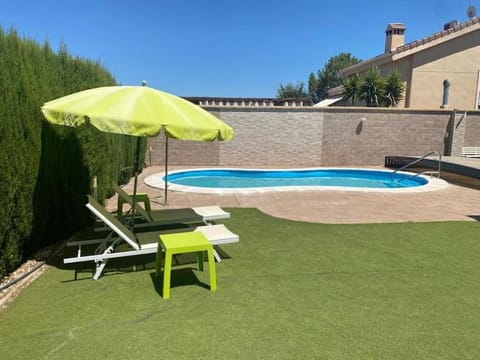 Day, Garden, Garden view, Pool view, Swimming pool, sunbed