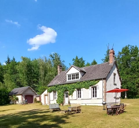 Property building, Natural landscape, Garden