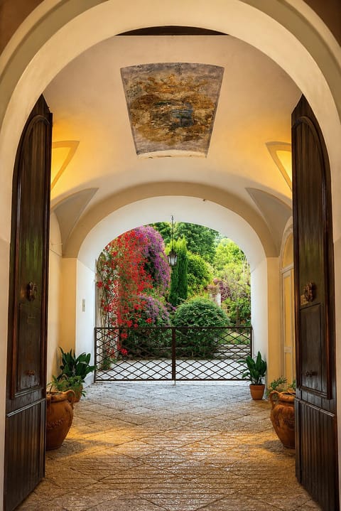 Property building, Facade/entrance, Garden, Inner courtyard view