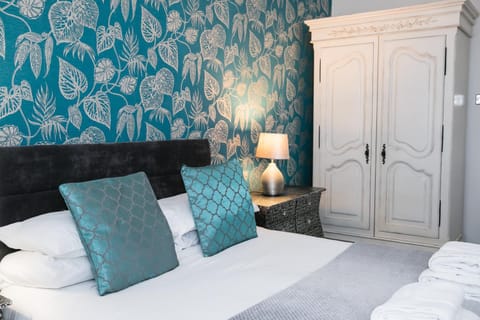 Bed, Bedroom, wardrobe