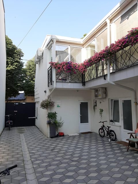 Property building, Day, View (from property/room), Balcony/Terrace