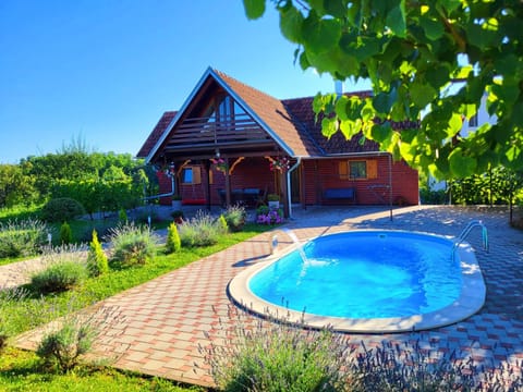 Property building, Garden, Garden view, Pool view, Swimming pool