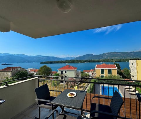 Balcony/Terrace, Mountain view, Sea view