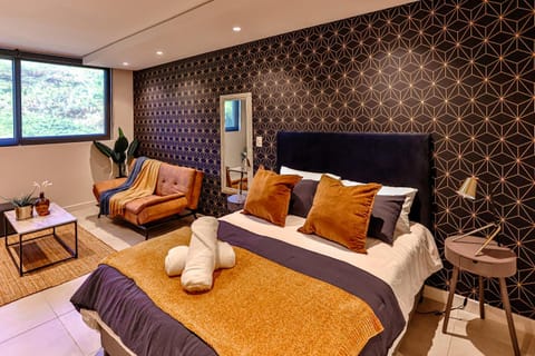 Bed, Living room, Photo of the whole room, Seating area, Bedroom