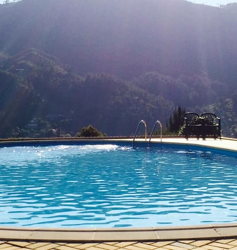 Day, Natural landscape, Mountain view, Pool view, Swimming pool, sunbed