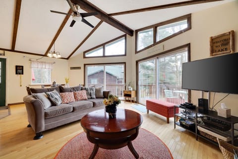 Woodland Escape-0.6Mile to Lake Beach Pet Friendly House in Hickory Run State Park