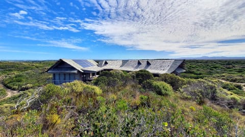 Property building, Natural landscape, Garden, Beach, Beach, Mountain view