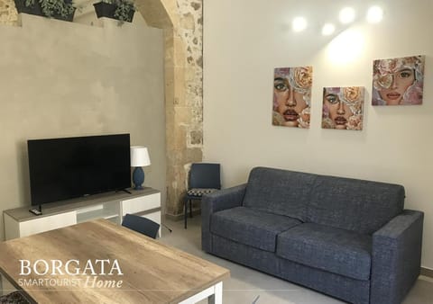 Communal lounge/ TV room, TV and multimedia, Living room, Evening entertainment