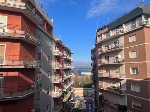 Day, Neighbourhood, Natural landscape, View (from property/room), Balcony/Terrace, City view, Sea view, Sea view, Street view, Location