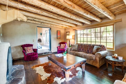 Historic Millicent Rogers Guest House with Hot Tub House in New Mexico